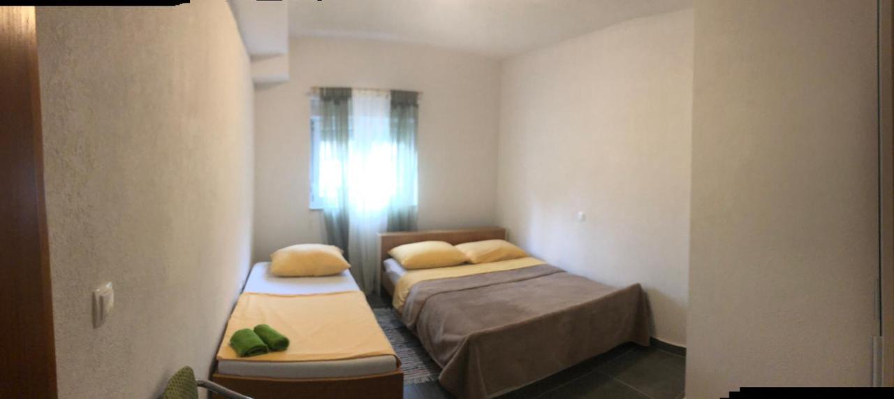 Apartmani Janja Starigrad Paklenica Exterior foto