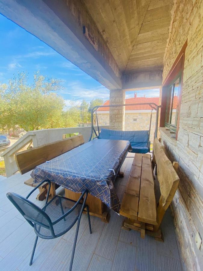 Apartmani Janja Starigrad Paklenica Exterior foto
