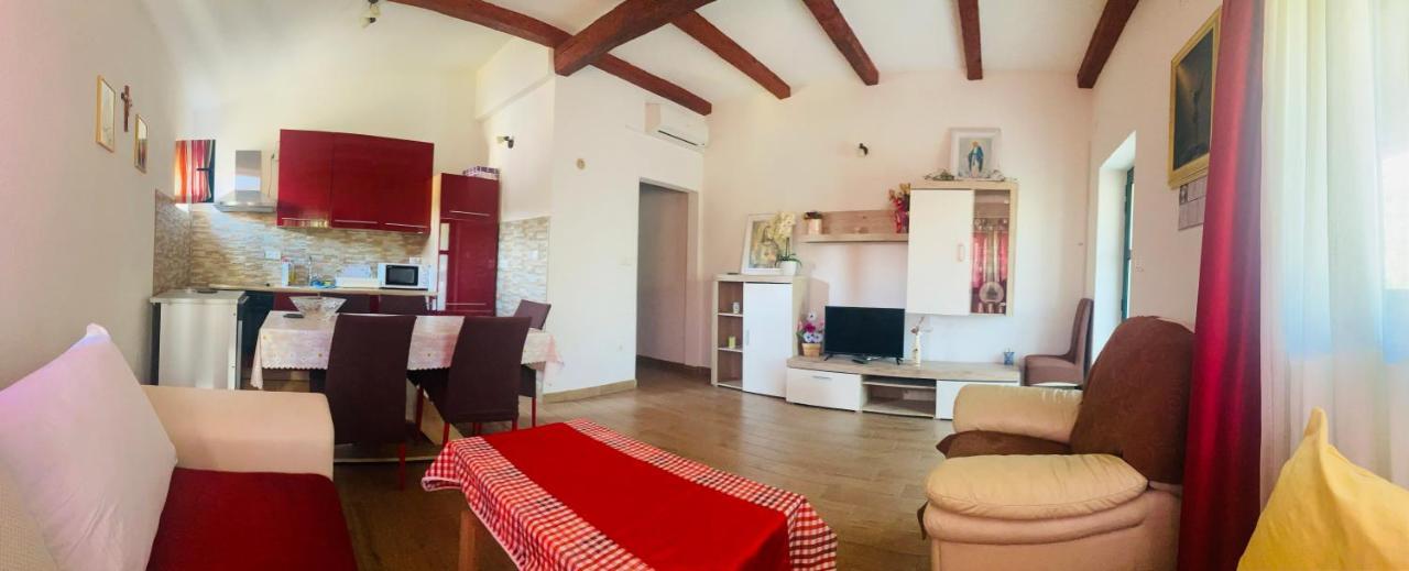 Apartmani Janja Starigrad Paklenica Exterior foto